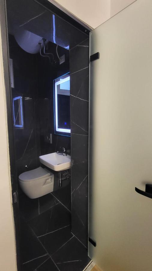 Karanxha'S Room Τίρανα Εξωτερικό φωτογραφία
